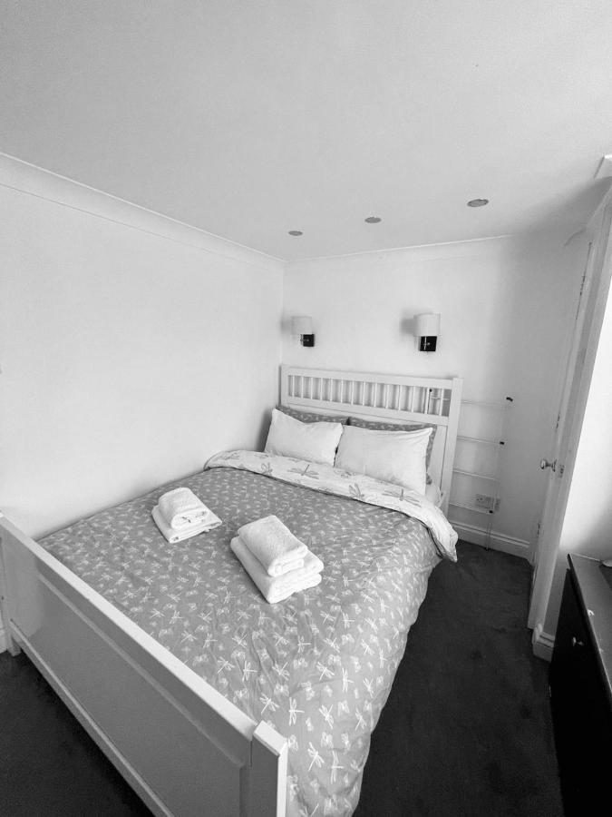 Discreet In Kensington Appartement *